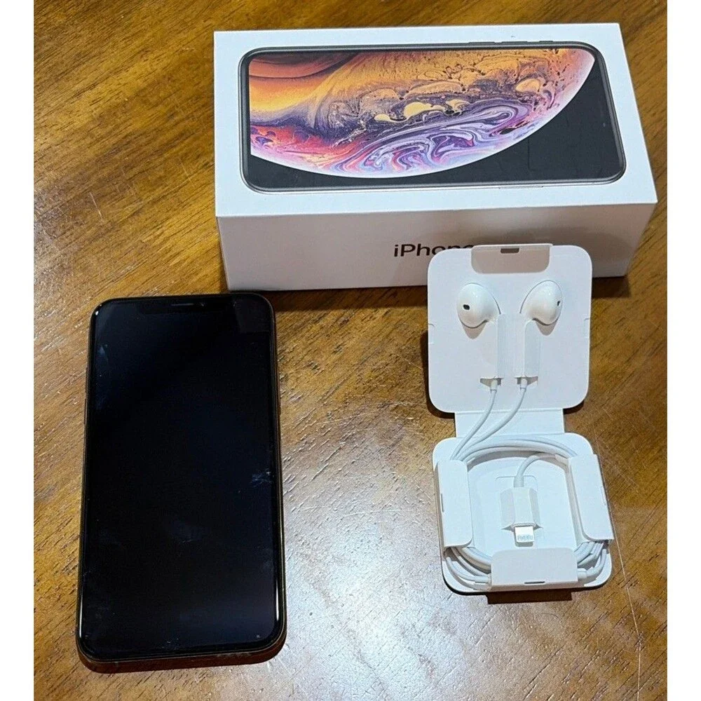 Apple iPhone XS 64gb unlocked used, Gold With Original Box EarPods W/connector